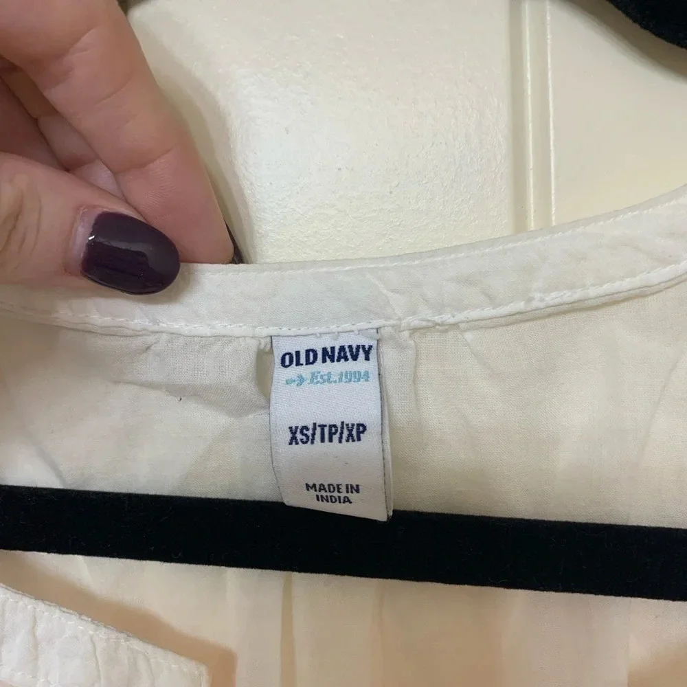 Old Navy Embroidered Tank - Picture 5 of 6